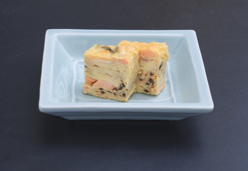 （小手指しみずの）鮭と昆布の卵焼き