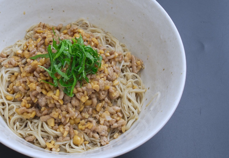 （小手指しみずの）挽肉納豆炒め蕎麦